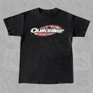 Quiksilver Vintage Logo Graphic T-shirt, Retro Surf Graphic Tee, Shortsleeve, basic tops, Fabric Cotton, Women's Top, Menswear Top, Gifs for Men and Women, Streetwear, Unisex Comfort Cotton Aesthetic Fashion Love Print