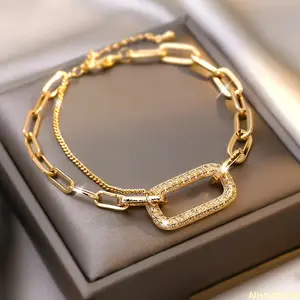 1pc Women'S Bracelet Niche Fashion Hollow Geometric Square Light Luxury Bracelet