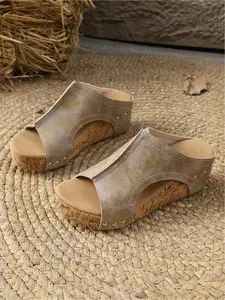 A pair of summer wedge-heeled thick-soled studded sandals for women, thick-soled platform slip-ons, high-heeled slippers for outdoor wear