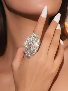 Stylish Geometric Diamond Ring, Shiny Rhinestone Design for Evening Wear, Elegant Minimalist Jewelry Accessory, Statement Rings