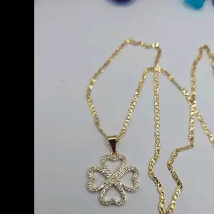Gold-Plated 4-Leaf Clover Fashion Style Chain with Clear Stones, No Fade or Tarnish, Good Luck Design perfect date nice gift