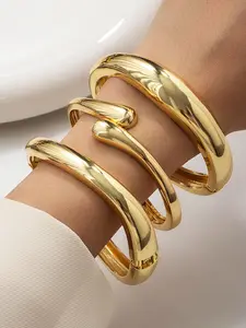 Gold Bangle Bracelet Set for Women, Chunky Gold Cuff Bangle Stackable Bracelets, 6cm Inner Diameter Fits 16-18cm Wrist, Statement Wrist Jewelry for Daily Wear, Perfect Birthday Gift for Her