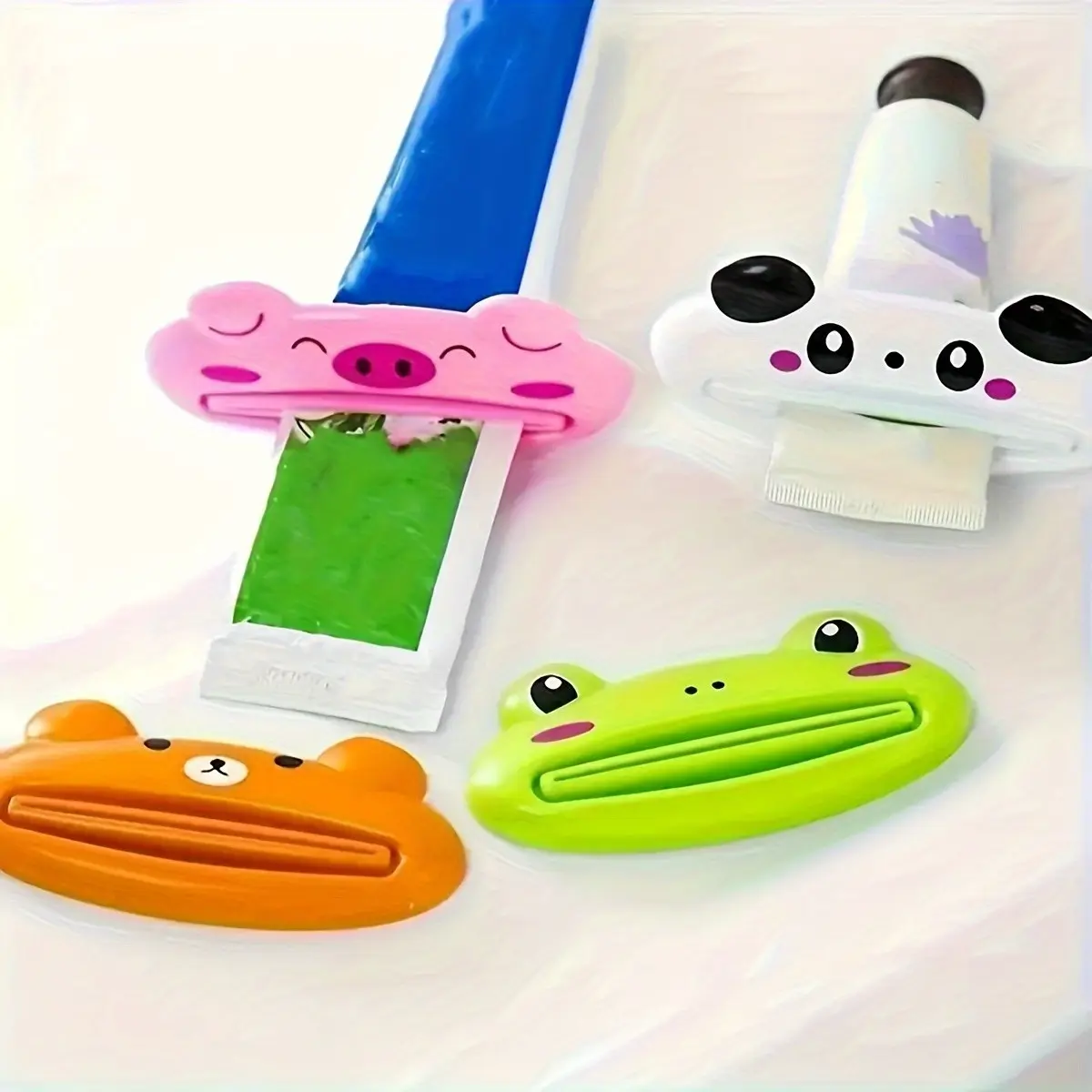 4-Piece Cute Cartoon Animal Toothpaste Dispenser Set, Fun Plastic Bathroom Accessories, Independent & Easy to Use, Modern Style Toothbrush Holder, Toothbrush Storage, Toothpaste Squeezers