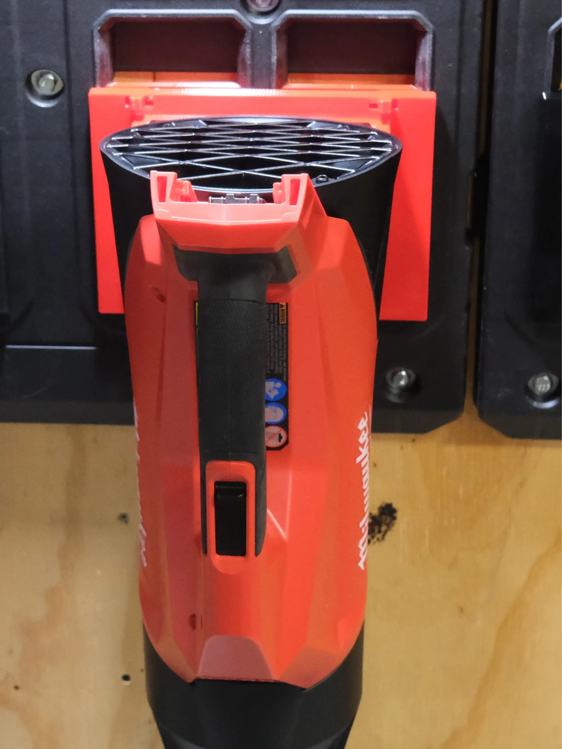 Packout Wall Mount to Mount a Milwaukee 3017-20 Blower to a Packout Wall Plate