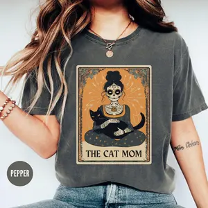 Cat Mom Tarot Shirt, Cat Lady Tee, Witchy Cat Mama T-shirt, Funny Cat Lover Gift, Unique Mothers Day Cat Mom Apparel, Cat Lover Gift Idea