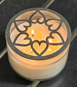 Circle of Hearts Candle Topper – Metal Jar Candle Lid for Even Burn & Romantic Decor