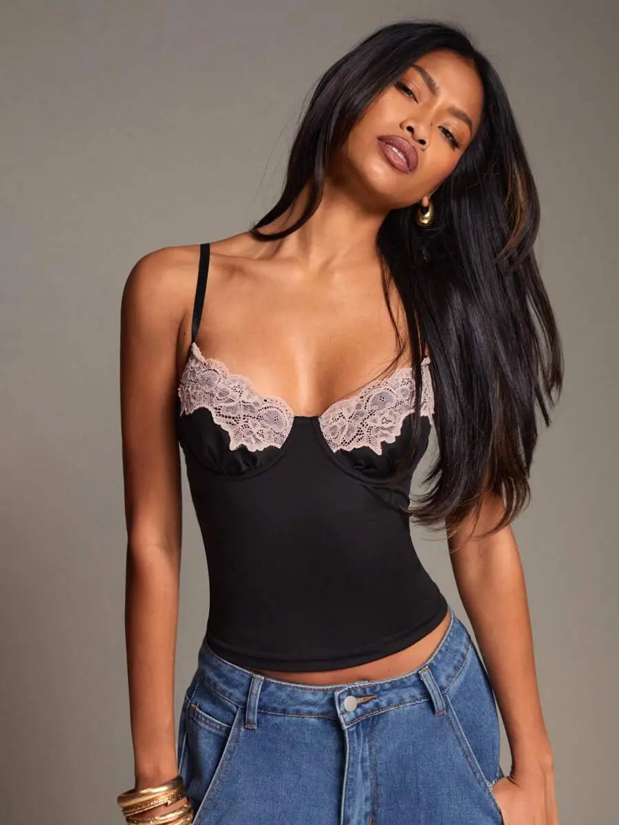 GRL Black Contrast Lace Floral Patchwork Cami Tank Top, Suitable For Casual Outings, Creating Sexy Looks, Attending Music Festivals, Parties, Beach Wear And Other Occasions, Black Fitted Corset, Y2K Top, Vintage Top, Essential For Going Out