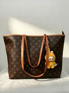 2026 New Arrival Large Capacity Floral Shoulder Bag, Elegant Handbag for Women, Trendy Tote Bag, Perfect for Commuting 【Accessory color is random】