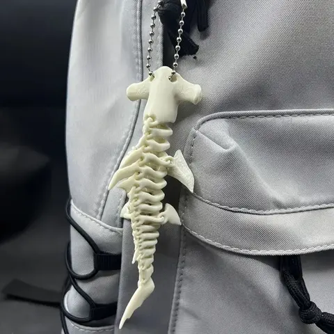 3D Printed Shark Skeleton Keychain with Beaded Chain, Flexible Joints, Plastic Bag Charm, Animals Keychain Decor, Collectible Keychain, Keychain For Bags, Perfect Gift for Any Occasion, Cool Keychains, Keychain Accessories