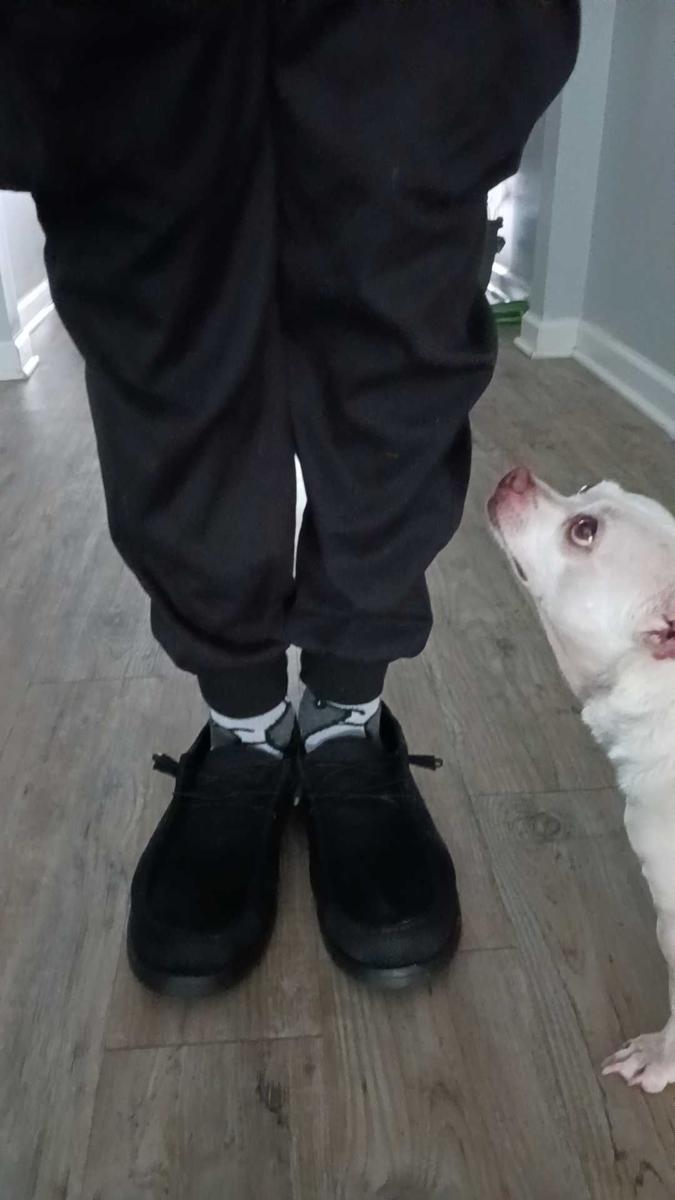 Item: Black, Men 12 / Women 13.5