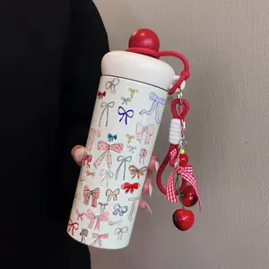 600ML Insulated Cherry Pendant Portable Travel Mug with Creative Bow Pattern, Stainless Steel 316 Material, Ideal for Hot & Cold Drinks, Perfect for Outdoor Sports, Commuting, and Gifting
