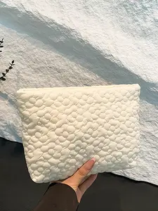 Quilted purse, versatile and practical handbag with flower pattern decoration, solid color multifunctional large capacity bag, lightweight and easy to carry, can accommodate mobile phones and lipstick