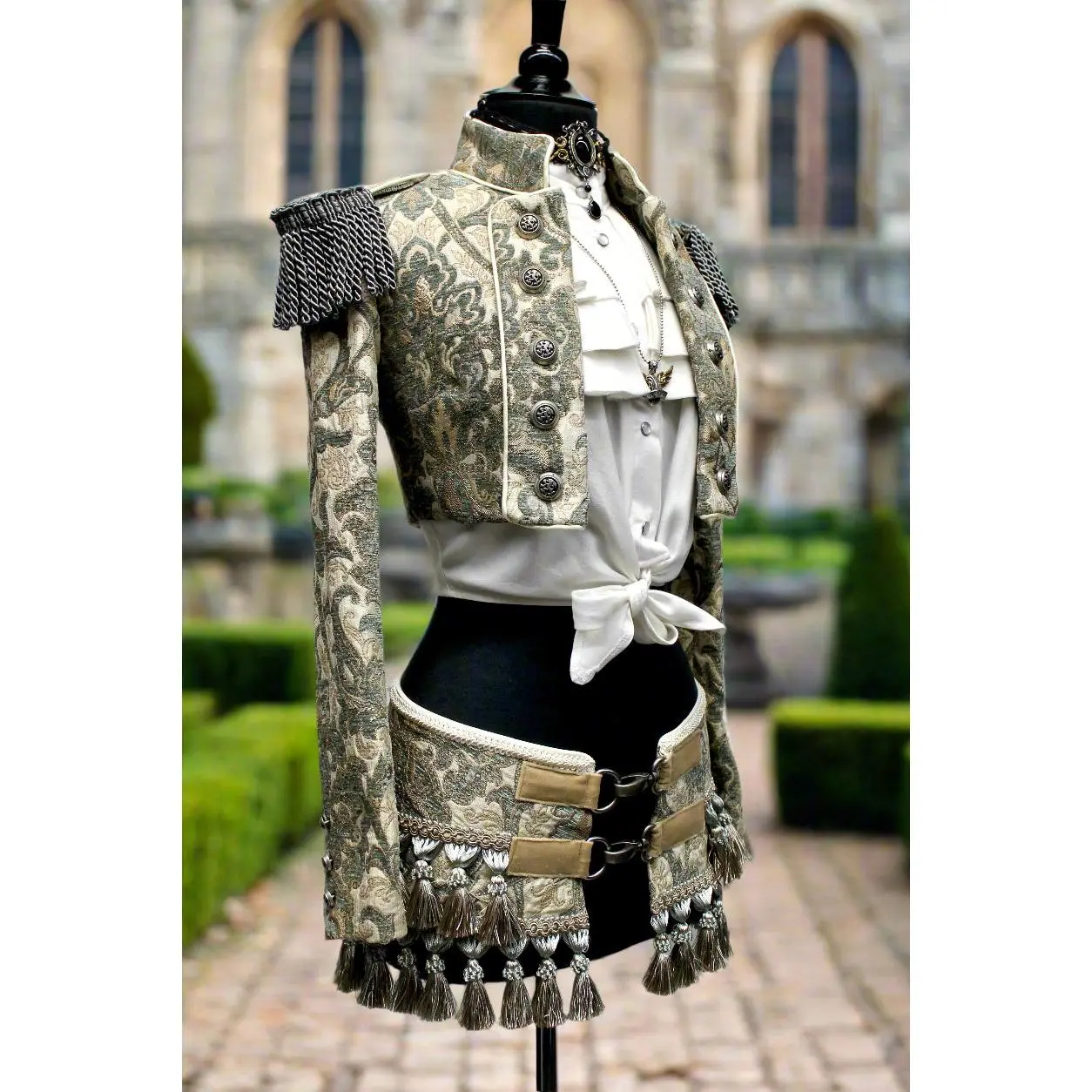 TOREADOR JACKET - GREEN AND IVORY TAPESTRY