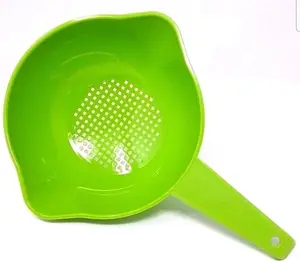 Small 1 Quart Colander with Handle in Apple