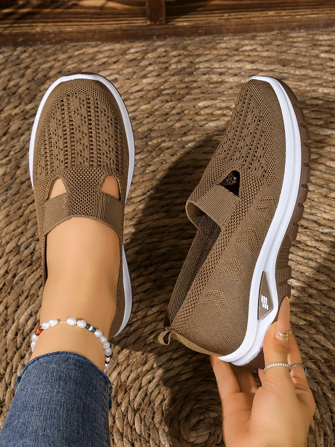 Women's Breathable Knitted Low-Top Sneakers in, Round Toe Slip On Style Shoes with Eva Cushioning Sole, Comfortable for Walking & Daily Wear, Casual Fashion Shoes, Breathable Slip Ons, Casual Breathable Footwear