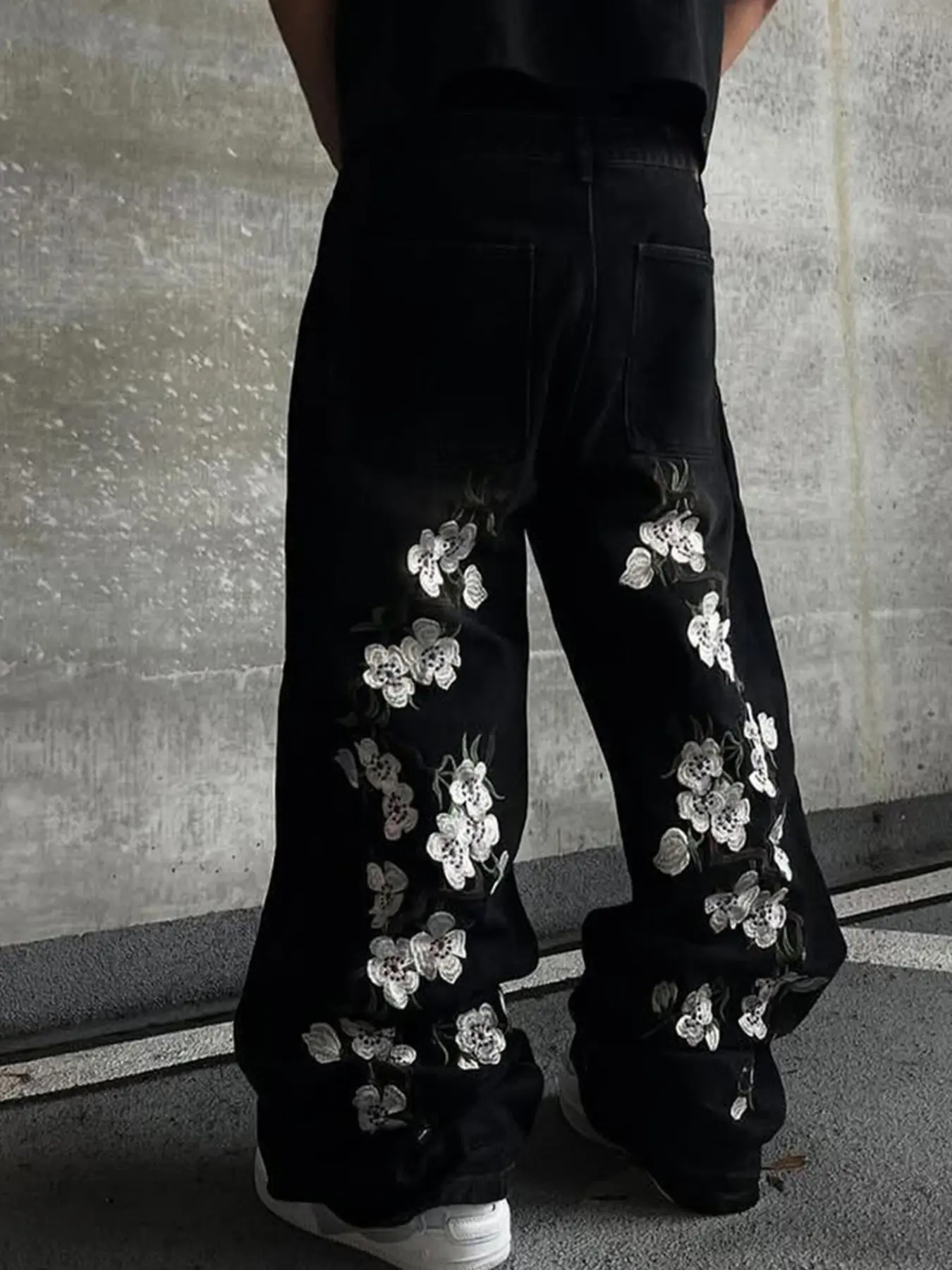 Men's Loose Floral Embroidered Jeans, Y2K Design Style, Comfortable Denim Jeans, Fashionable Casual Wear, Perfect for Daily Use