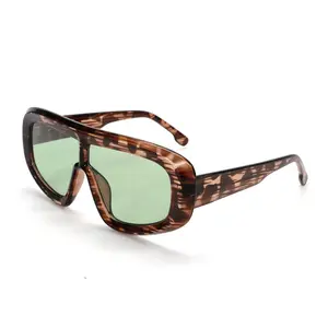 Oversized Trendy Sports Fashion Sunglasses in Red - Unisex Personality Street Style Eyewear for Women - Casual & Versatile Y2k Accessories