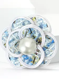 Handmade Textile Flower Brooch, Elegant Floral Accessory, Perfect for Hat and Clothing Decoration, Fashionable Ornament for All Seasons