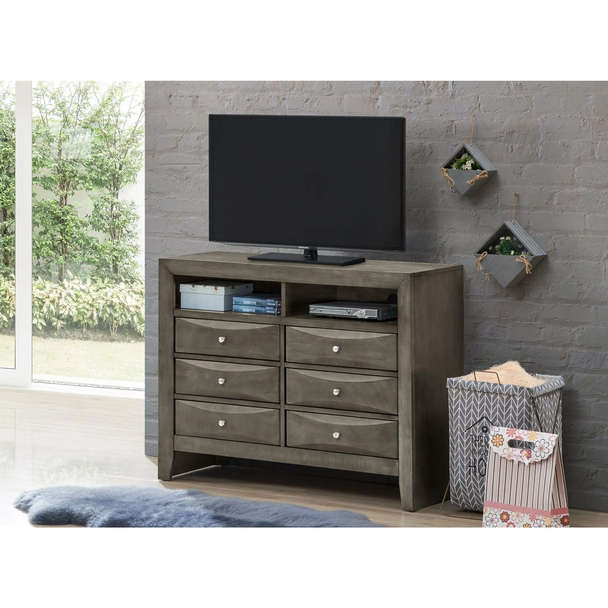 Marilla - Media Chest