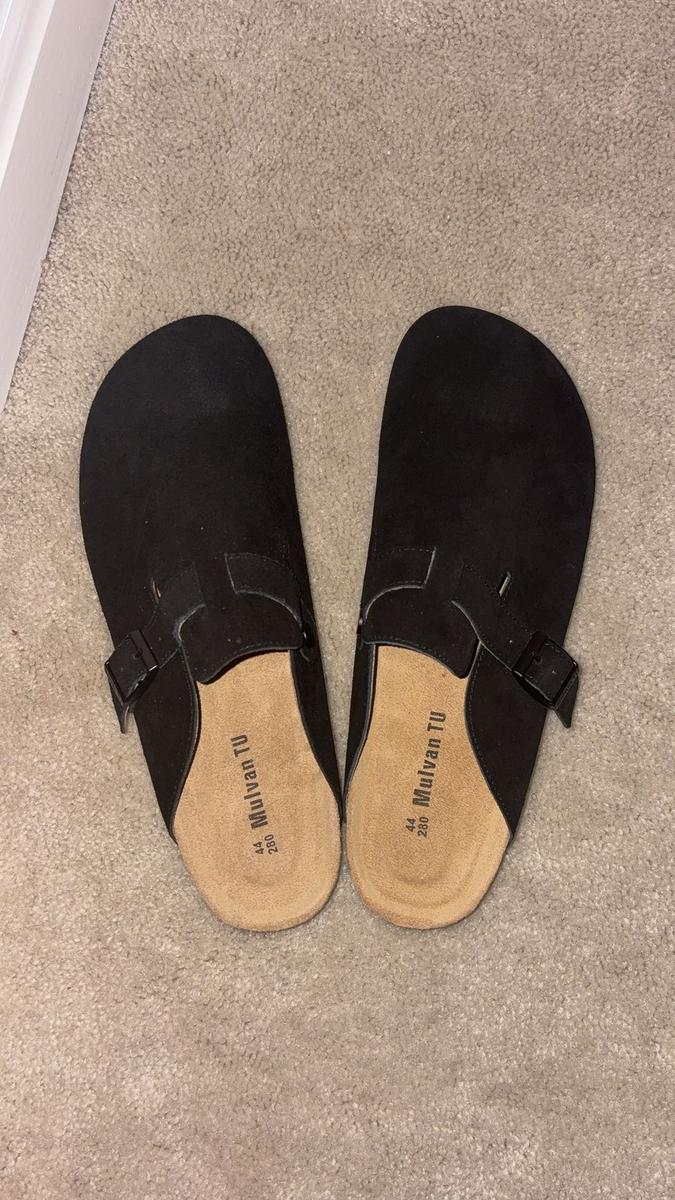 Item: Black, Men us11-11.5 (44)