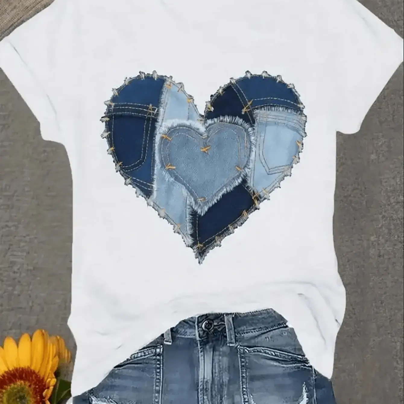 Women's casual short-sleeved t-shirt denim heart-shaped patchwork print-loose h-shaped round neck fringless edge and stack-friendly design spring and autumn casual all-inclusive casual to semi-formal occasion wear (basic style) new arrival local warehouse
