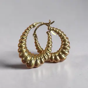 Juego de arracadas en oro de 10k