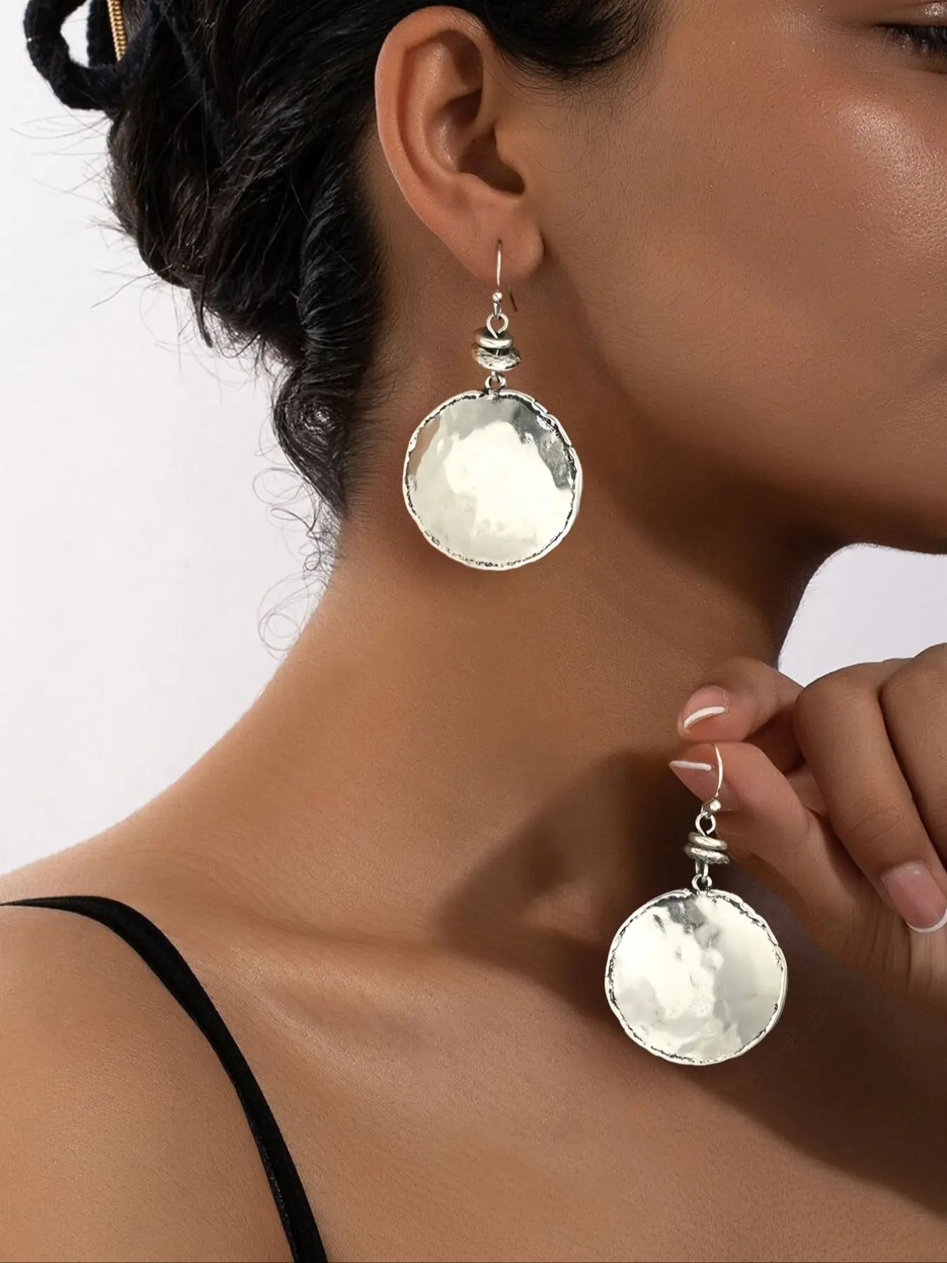 1 pair of women's fashionable simple personality concave and convex geometric disc earrings Trendy Jewelry Stylish Jewelry Design Circle Shape Earrings