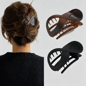 Minimalist Matte Hair Clip - Large, Gender-Neutral Hair Claw - Suitable for Both Thick and Fine Hair - A Stylish Accessory for Styling and Daily Wear