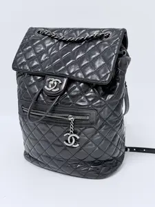Pre-owned CHANEL Leather Backpacks Quilted Glazed Calfskin Mountain Backpack Black P010CC