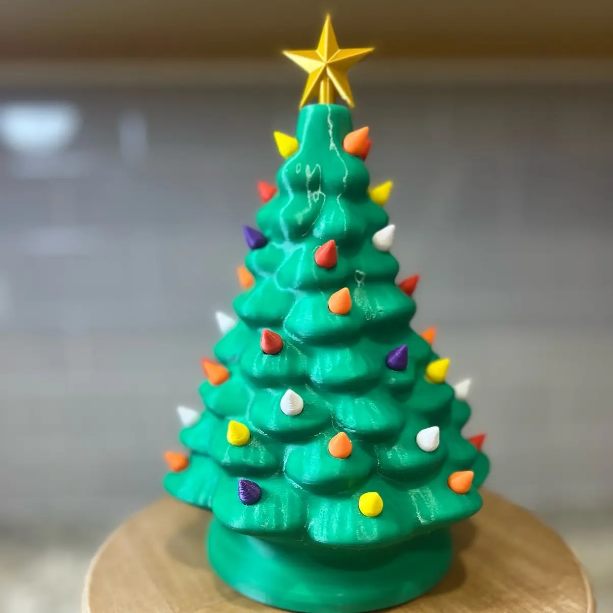 3D Printed Ceramic-Like Christmas Tree with Removable Bulbs and Star Decoration Light