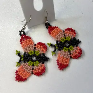 Aretes Mariposa de $12 - Beaded earrings hand made in Mexico - aretes mariposa hecho a mano - artesanía mexicana