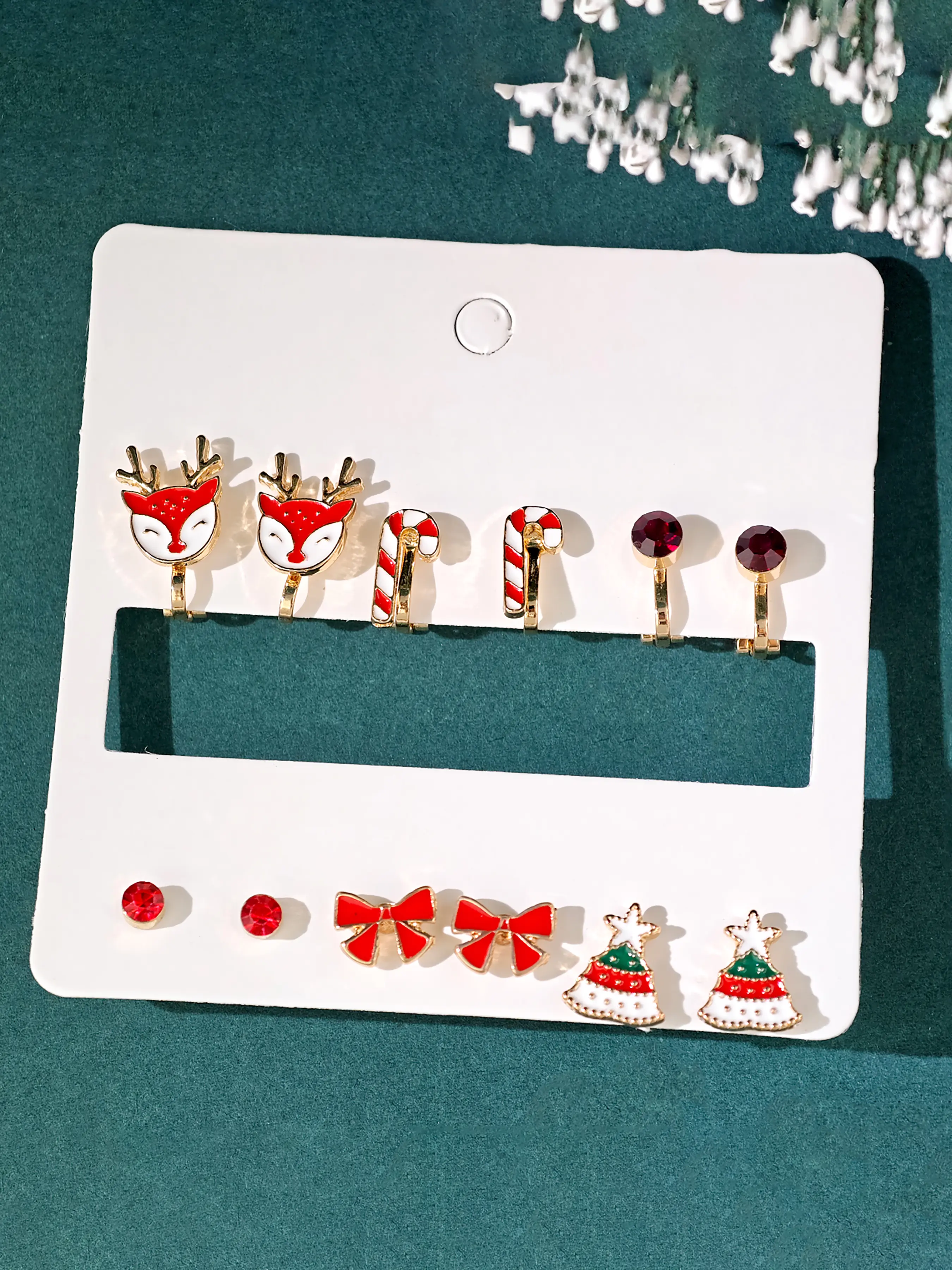 Christmas Ear Clips 6pcs Fashion Design, Christmas Earrings 6pcs Holiday Gift, Stylish Xmas Accessories for Women and Girls Earrings Set