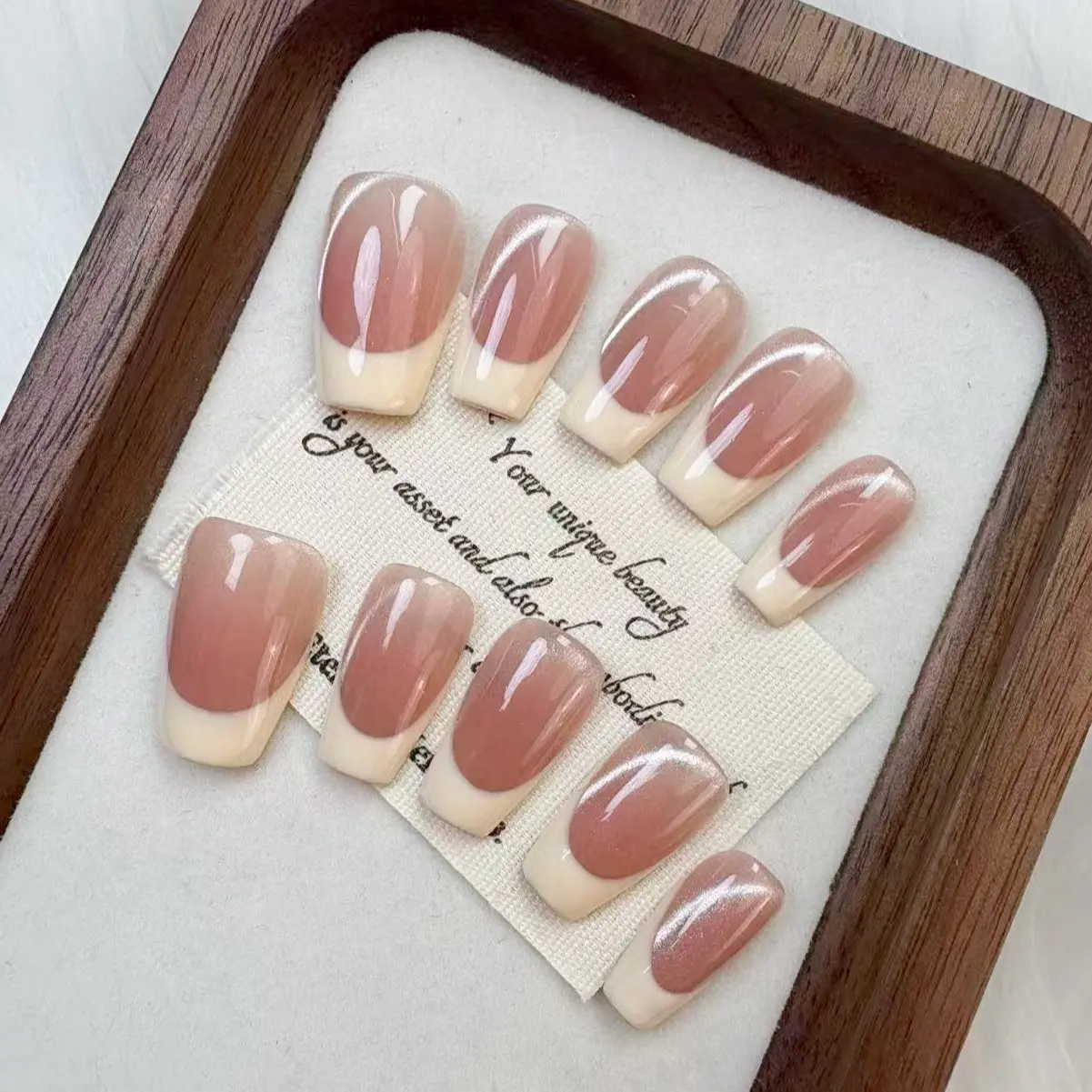 10pcs Handmade Short Stiletto Nails, Dynamic Cat Eye French Style, Nude Color Base, Easy Wear for Women, Home Office Party