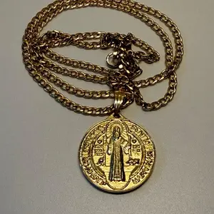 Medalla de san Benito grande