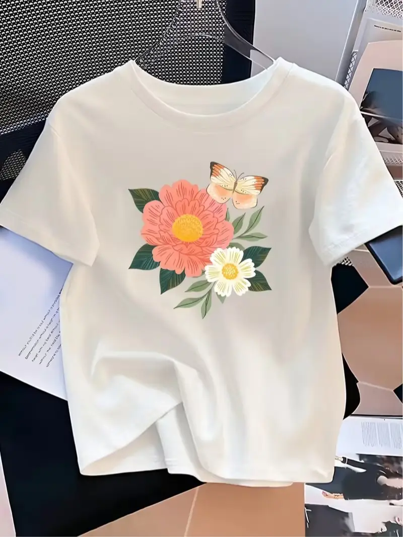 Women's floral print cotton T-shirt featuring a comfortable, loose fit and a classic crew neck; a versatile, casual choice—perfect for everyday wear and suitable for all seasons; a stylish short-sleeve top that makes an excellent Mother's Day gift