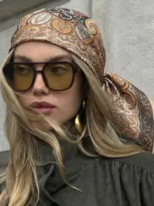 Vintage Paisley Print Scarf 70x70cm, Versatile Bandana Headscarf, Elegant Colorblock Design, Multi-Use Decorative Square Scarf