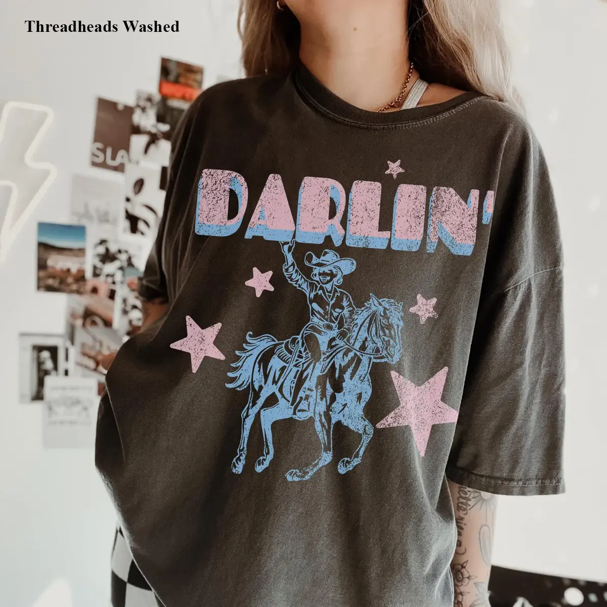 Comfort Colors Retro Cowgirl Shirt, Western Graphic Tee Trendy Darling Shirt Oversized Country Concert Tshirt Top Womenswear Gift for Her
