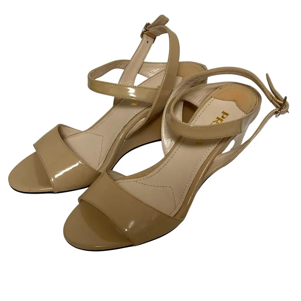 Pre-owned PRADA Patent Leather Small Leather Goods Patent Wedge Sandals