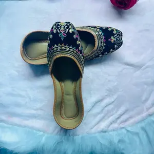 Handmade Velvet Punjabi Jutti – Traditional Ethnic Mojari with Gold Embroidery & Sequin Detail – Festive Wedding Footwear