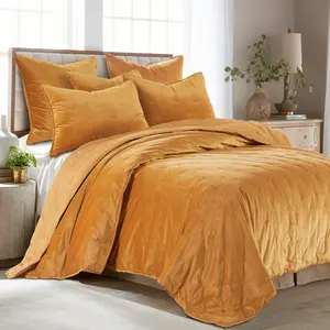 BH Calabria Velvet Quilt
