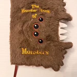 HP The Monster Book of Monsters