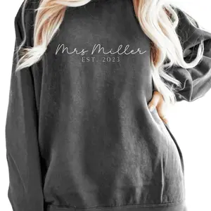 Custom Mrs Sweatshirt, Future Mrs Sweatshirt, Bride Gift, Minimal Wedding Crewneck, Engagement Gift, Trendy Last Name Sweater 3EX