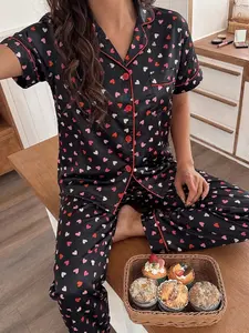 Women's 2-Piece Pajama Set, Heart Pattern, Loose-Fit, All-Seasons, Comfortable Home Wear, Ideal for Daily Use and Indoor Activities
