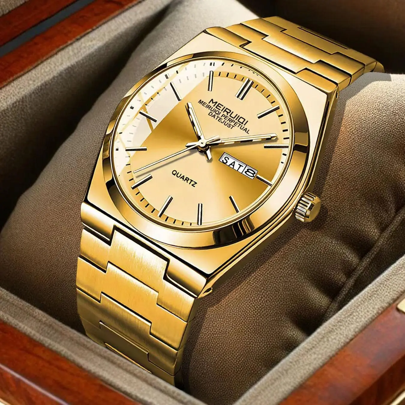 Men's Casual Business Wristwatch, Quartz Male Watch with Stainless Steel Strap and Luminous Dial for Everyday Wear