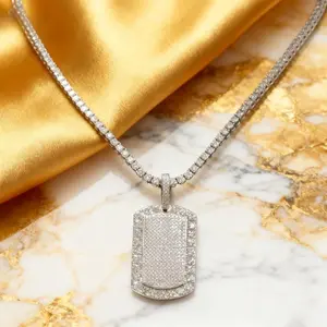 Women'S & Men'S Large 26mm x 38mm Shield-Shaped Pendant Necklace - D Color VVS1 Round Cut Lab-Created Alternative, Adjustable Chain, Hip-Hop & Elegant Style Statement Jewelry for Parties, Casual Attire, Christmas Gifts - Luxury -Alternative Necklace