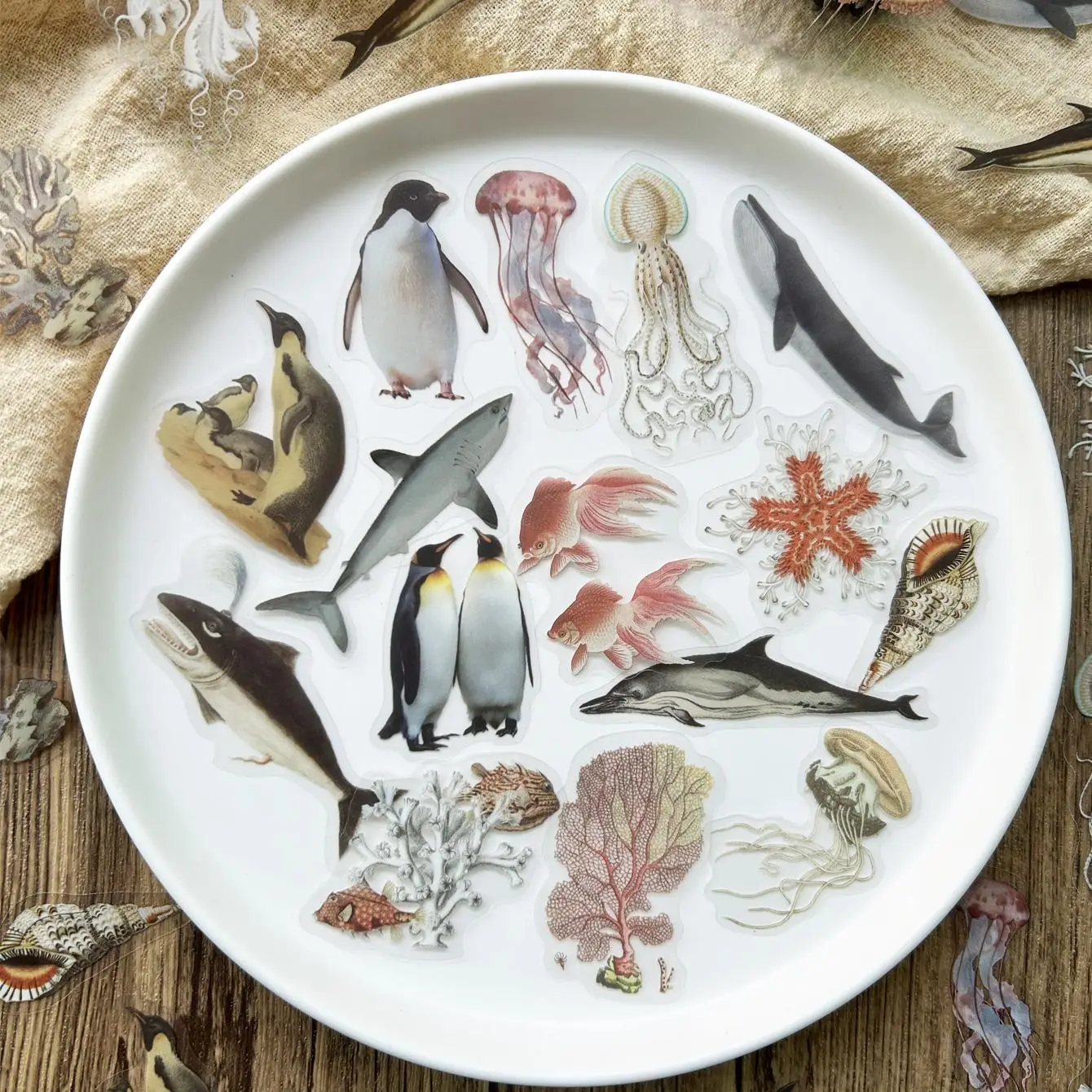 Floral and Fauna Pattern Sticker (40pcs/set), Scrapbooking & Journal Making Material Paper, DIY Decorative Sticker for Stationery Computer Water Bottl