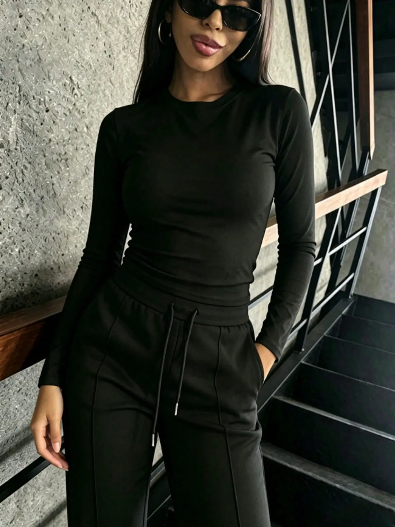 Women's 2-Piece Casual Womenswear Gamis Set - Summer High-Stretch Skin-Friendly Solid-Color Crew-Neck Long-Sleeve Waist-Cinching Cropped Top, 3D Paneling Slimming Straight Long Pants