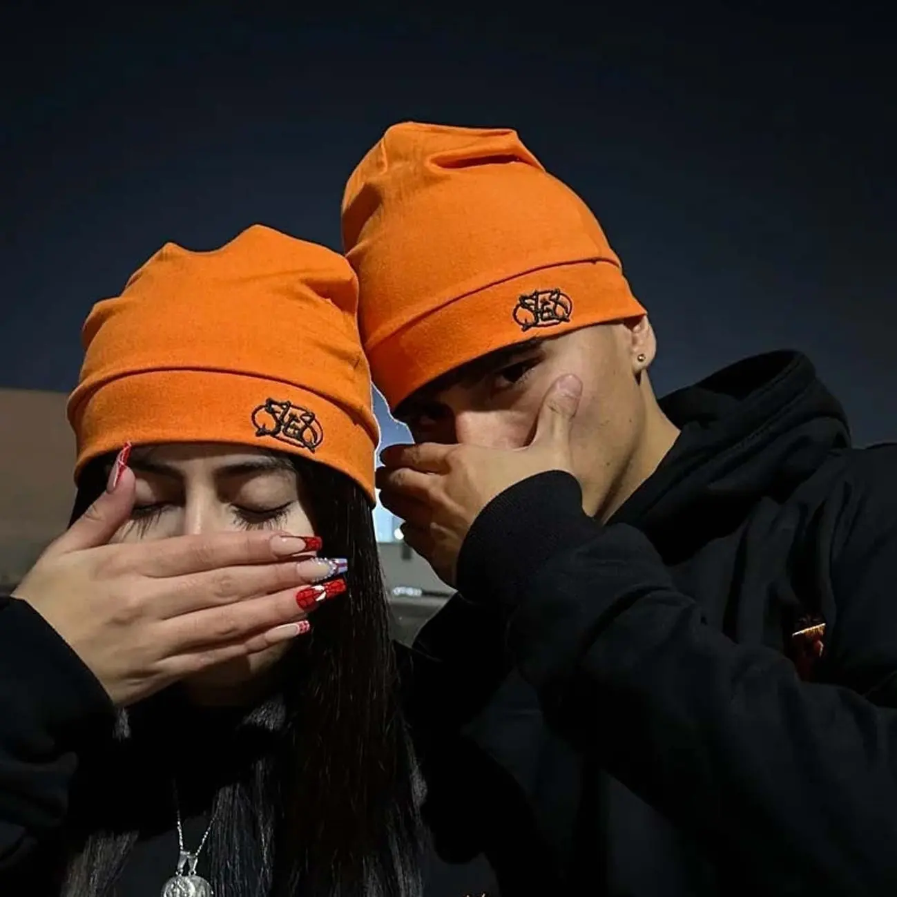 Synacap Neon Orange Embroidered Beanie Hat Unisex Soft Slouchy Skull Cap Casual Winter Warm Headwear Streetwear Hip Hop Knit Cap Couple Hat