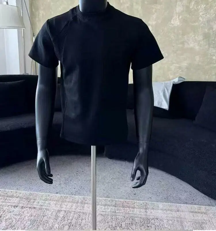 Slim fit men's top, breathable and sweat absorbing, fashionable and versatile, campus style，no diy