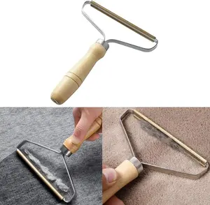 Carpet Pet Hair Remover, Portable Spark Lint Roller with Wooden Handle, Carpet Pile Brush with Double Sided Metal Scraper, 1 Pc